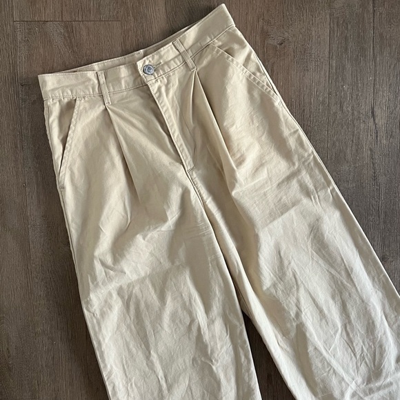 Levi’s Premium 100% Cotton High Loose Pleated Pants - Cream Beige - Size 25 - Picture 4 of 13